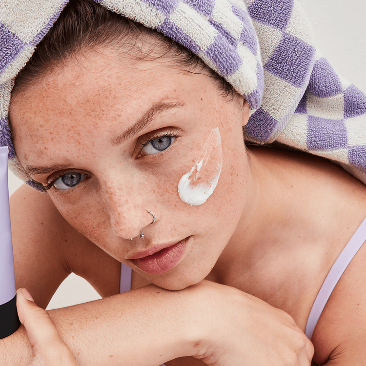 Bare Lumiere Barriere Crema reparadora realza el brillo