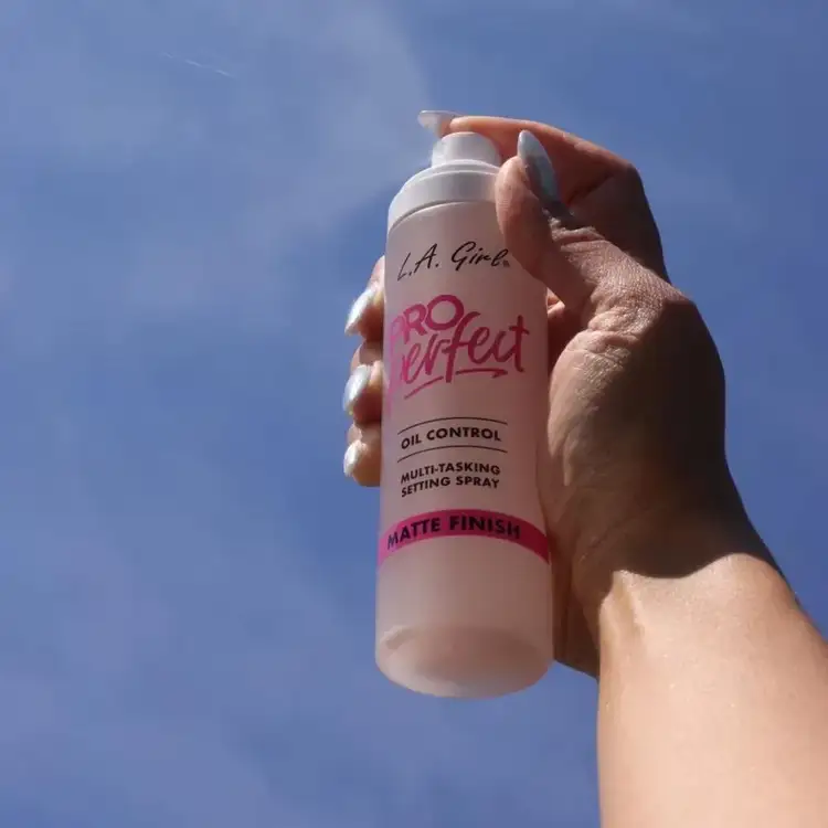 Clean Hydrate And Set Fijador de maquillaje multi-task