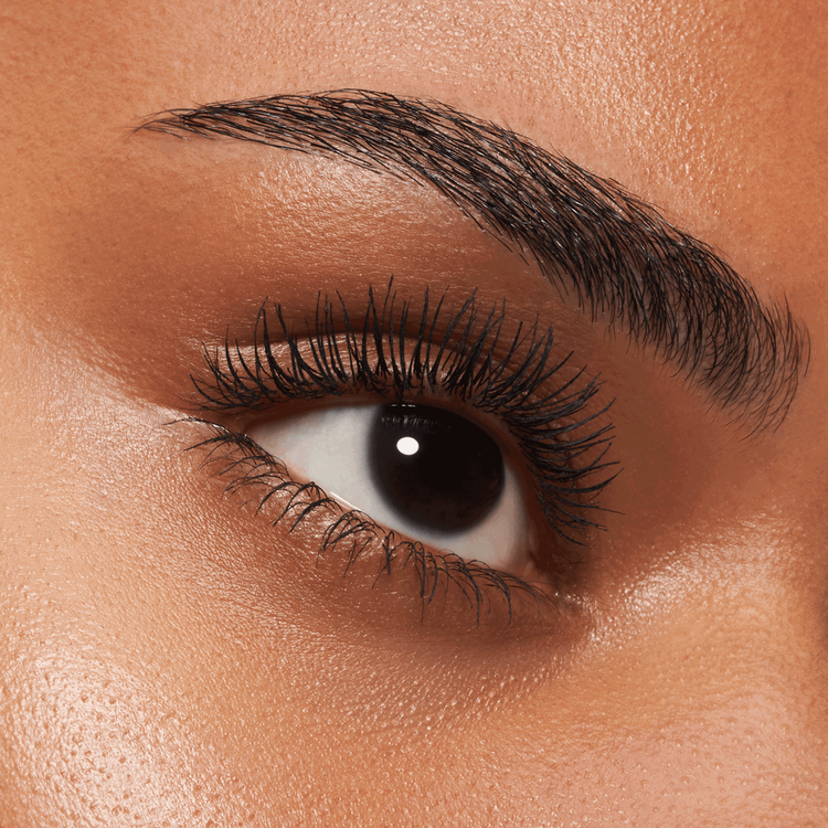 Call Me Queen Dramatic False Lash Effect Máscara de pestañas volumen dramático pestañas definidas