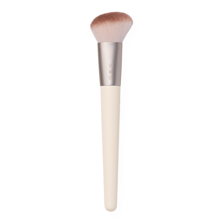 Angled Sculpting Brush 130 Brocha toque natural de contorno