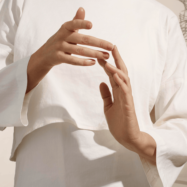 Hand Relief Crema hidratante hidrata y restaura la piel de las manos