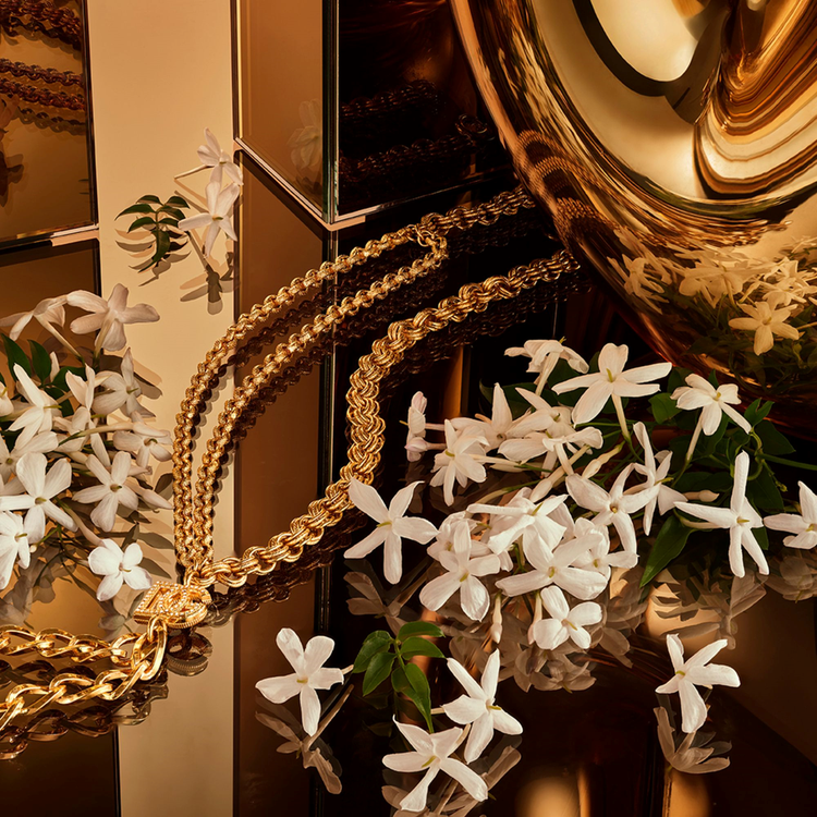 The One Gold Eau De Parfum Intense Perfume para mujer