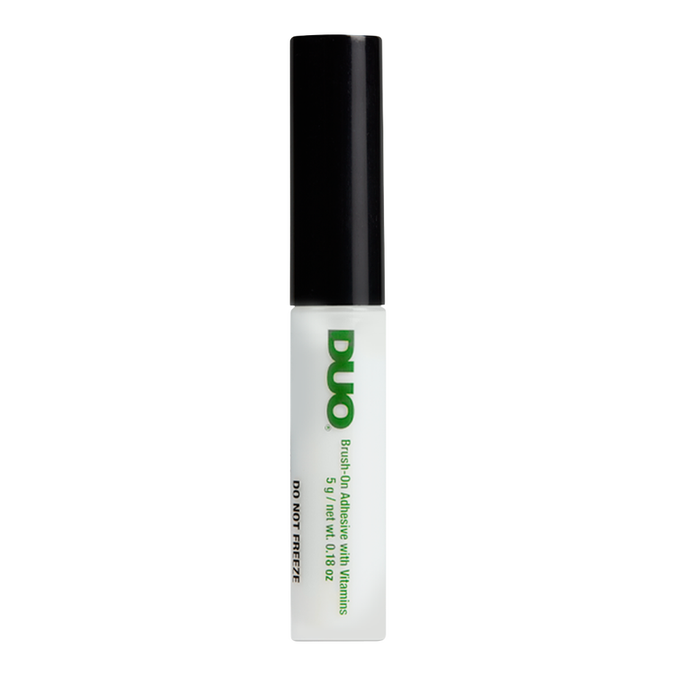 Duo Brush-On Adhesive With Vitamins Adhesivo para pestañas con pincel ultradelgado aplicación precisa con pincel.
