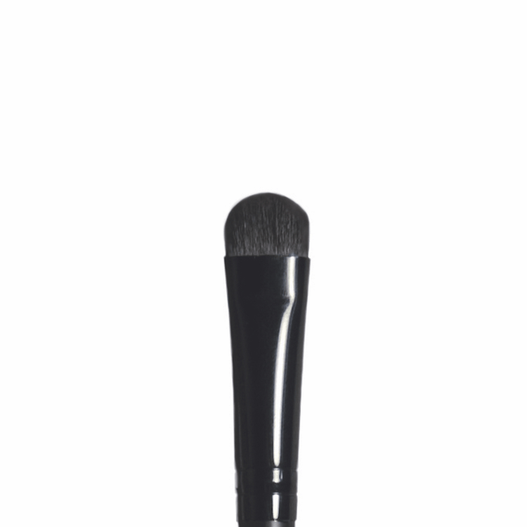 e.l.f. Eyeshadow "C" Brush Pincel de sombra para párpados curvo para mezclar y difundir