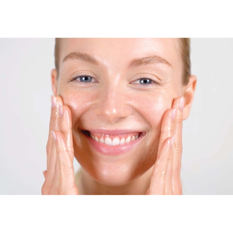 Enzyme Cleansing Gel limpiador elimina las impurezas