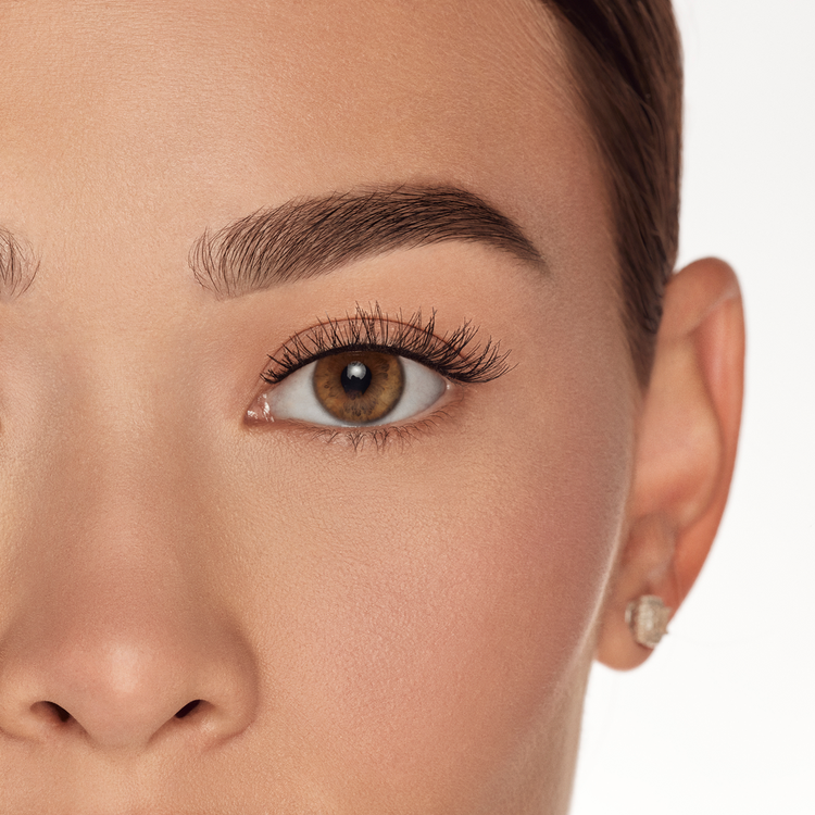 Lash Demi Wispies 5 Pair Multipack Paquete de 5 pares de pestañas pestañas dramáticas que realzan la mirada.