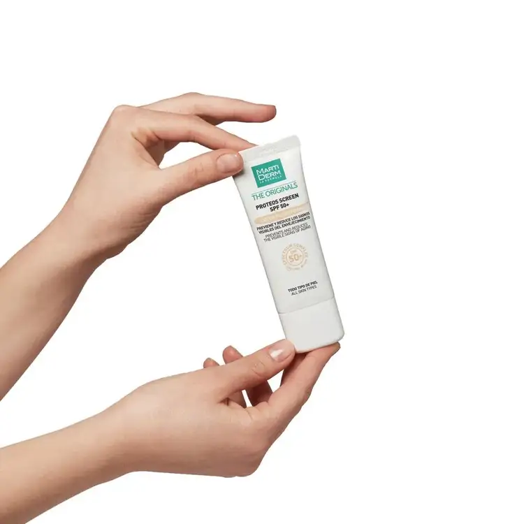 Proteos Screen SPF 50+ Con Color Protector solar previene envejecimiento y se adapta a tono