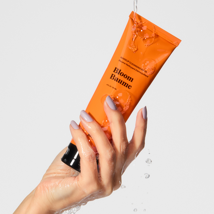 Immortal Bloom Hydrating Bálsamo limpiador limpia e hidrata la piel