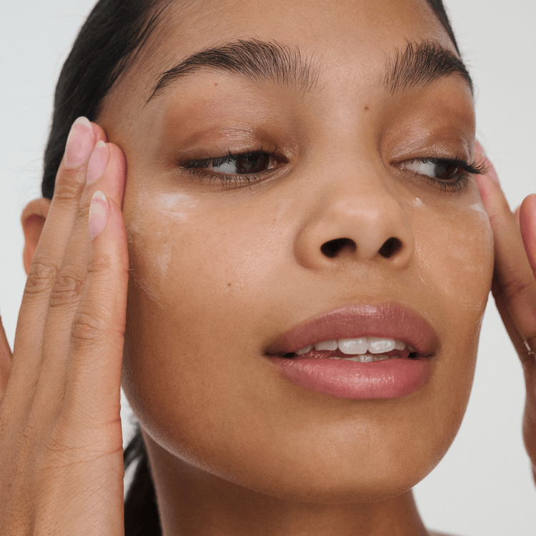 Kakadu Luxe - Crema facial hidratante, reafirma y da textura a la piel