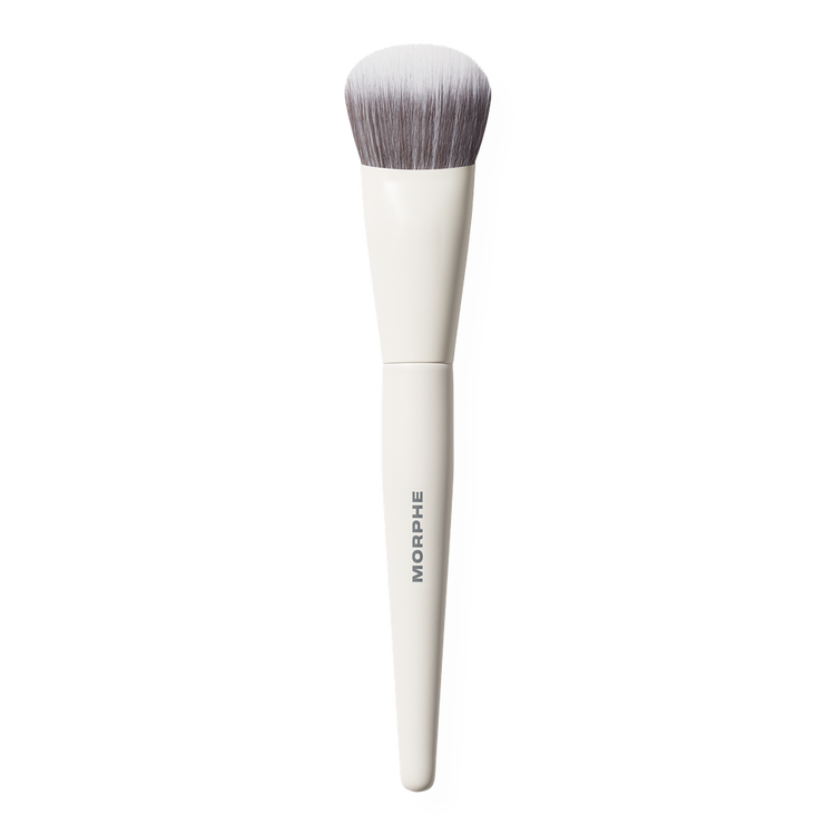 M242 Slanted Brocha para bronceador contorno suave y definido