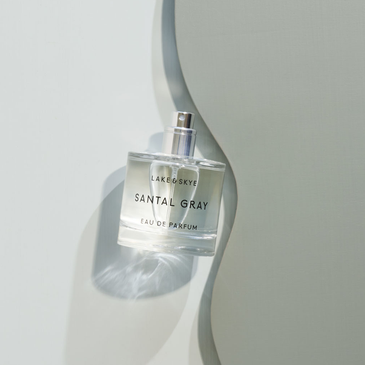 Santal Gray - Eau de parfum, sandalo suave, hoja de violeta, almizcle y cardamomo