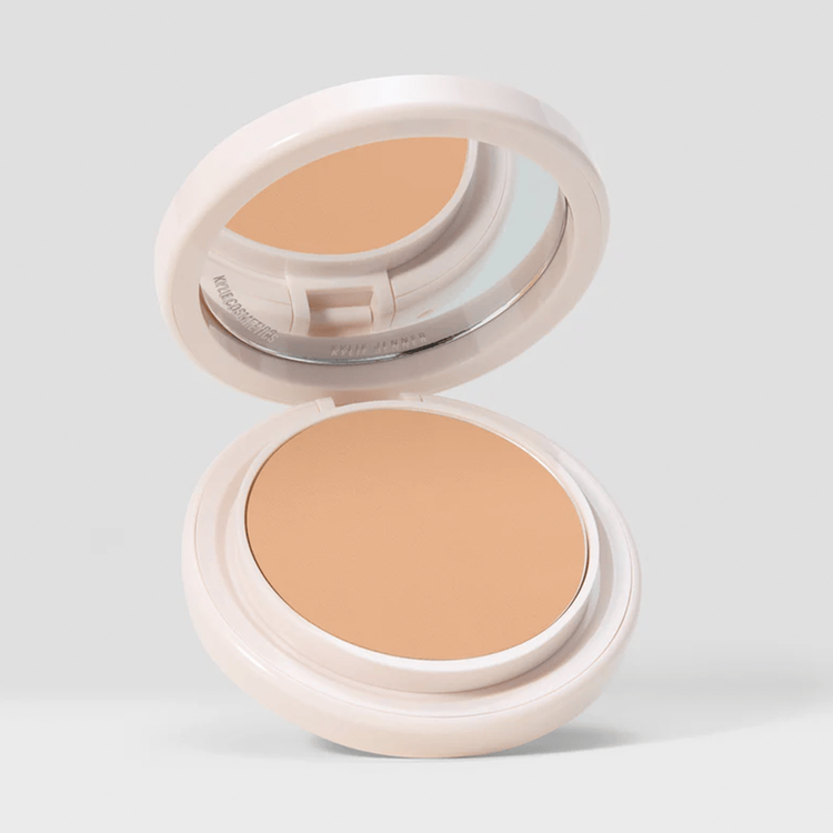 Kylie Natural Blur Powder Foundation - Base de maquillaje, acabado mate