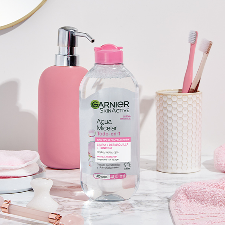 Garnier Skin - Agua micelar, limpia, desmaquilla y tonifica