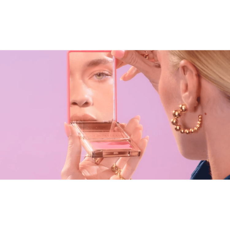 Cheek Thrills - Multi- Finish Face Trio, paleta de blush en 3 acabados: satinado, bálsamos luminoso y polvo