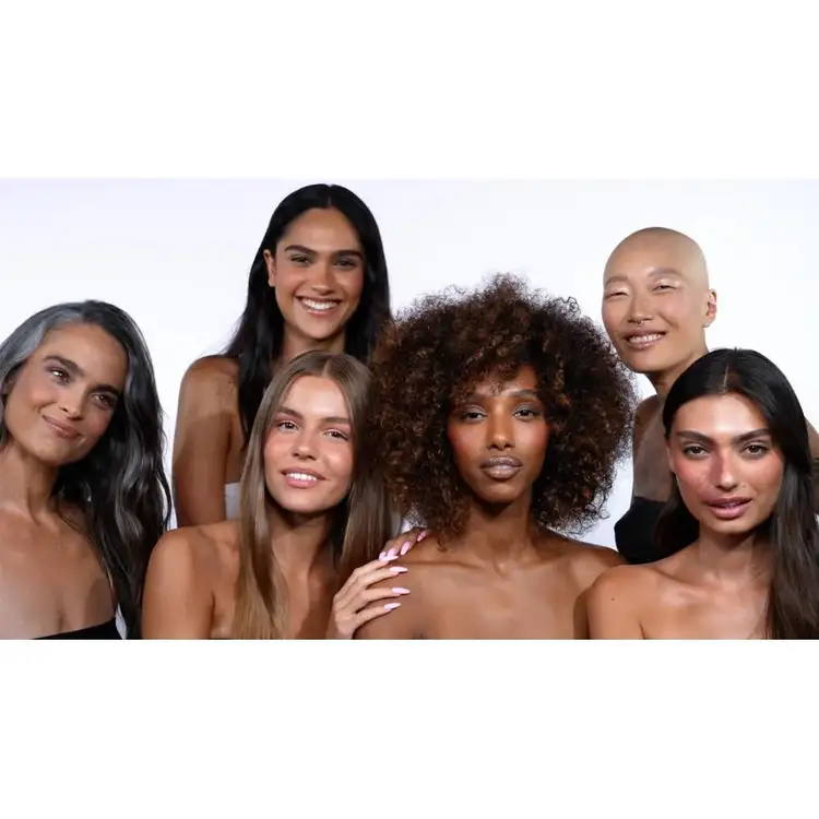 HY-PER Natural Face Palette Paleta para ojos y mejillas con sombras y rubores cremosos sombras, rubores y bronceadores/contornos.