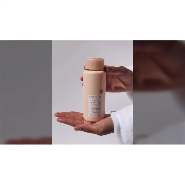 One Signature Shampoo hidrata el cabello