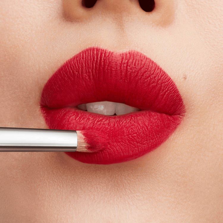 Retro Matte - Labial, fórmula de larga duración con color mate intenso