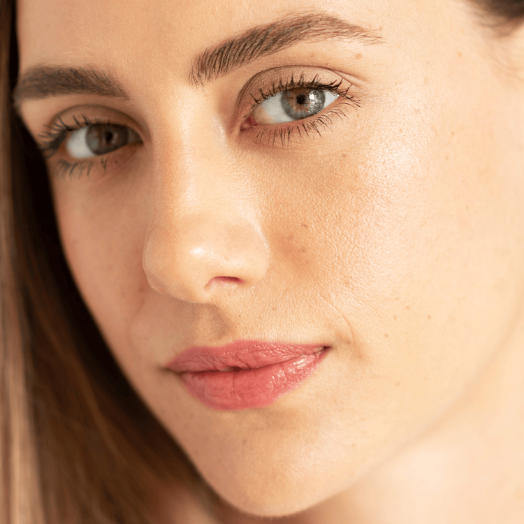 Lápiz de cejas con almendras - Lápiz de cejas, rellena de manera natural