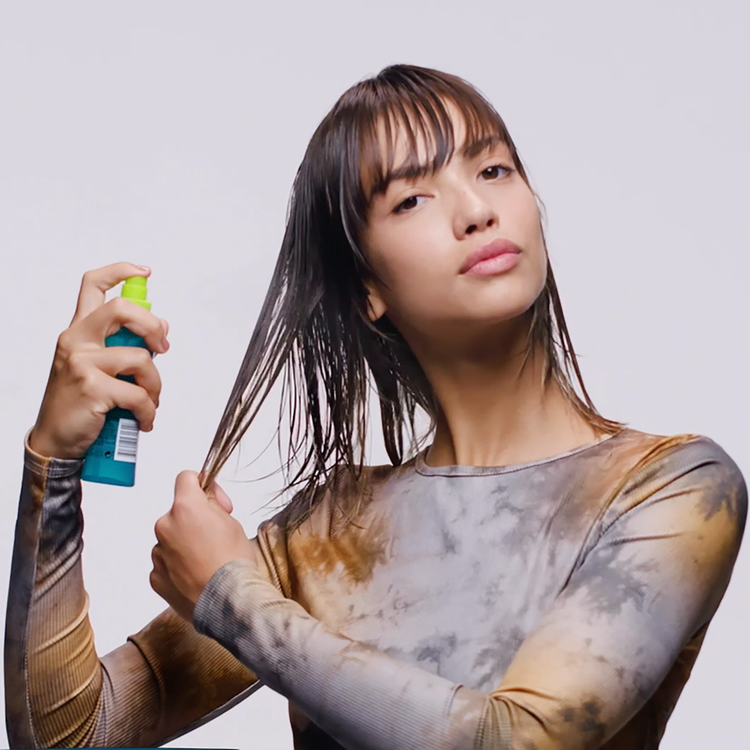 Salty Not Sorry Texturizing Salt Spray texturizador combate el frizz