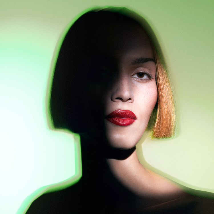 Essential Matte Lipstick - Fórmula hidratante, regeneradora y ultraligera de alta pigmentación