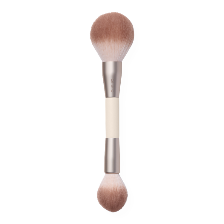 Dual Ended Finishing Powder Brush 144 Brocha de doble punta aplicación suave y precisa