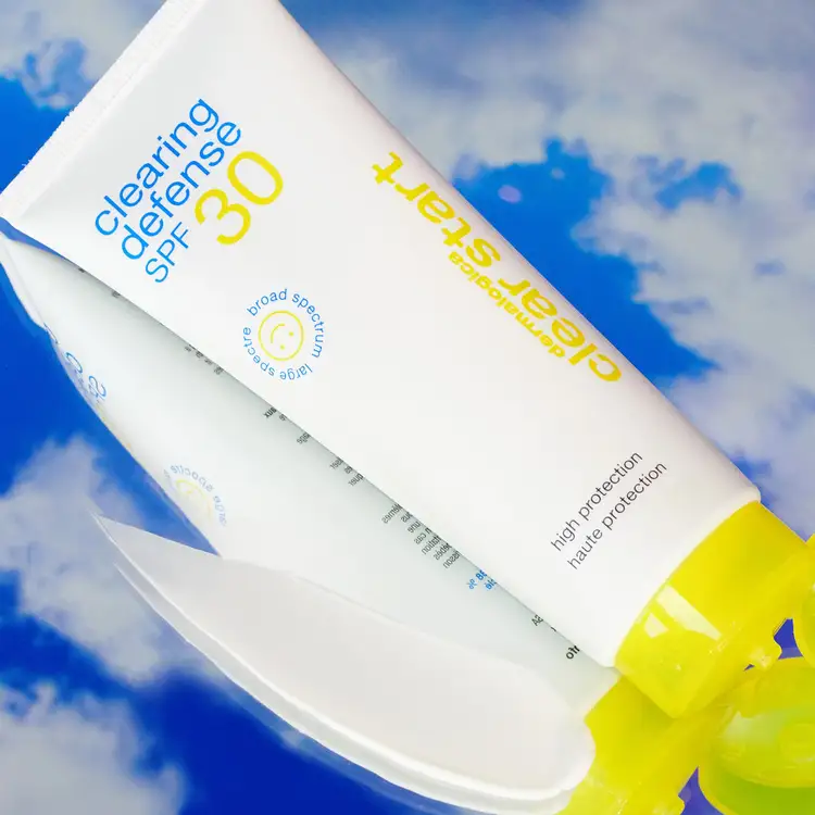 Clear Start Clearing Defense Moisturizer SPF 30 Hidratante reduce el brillo