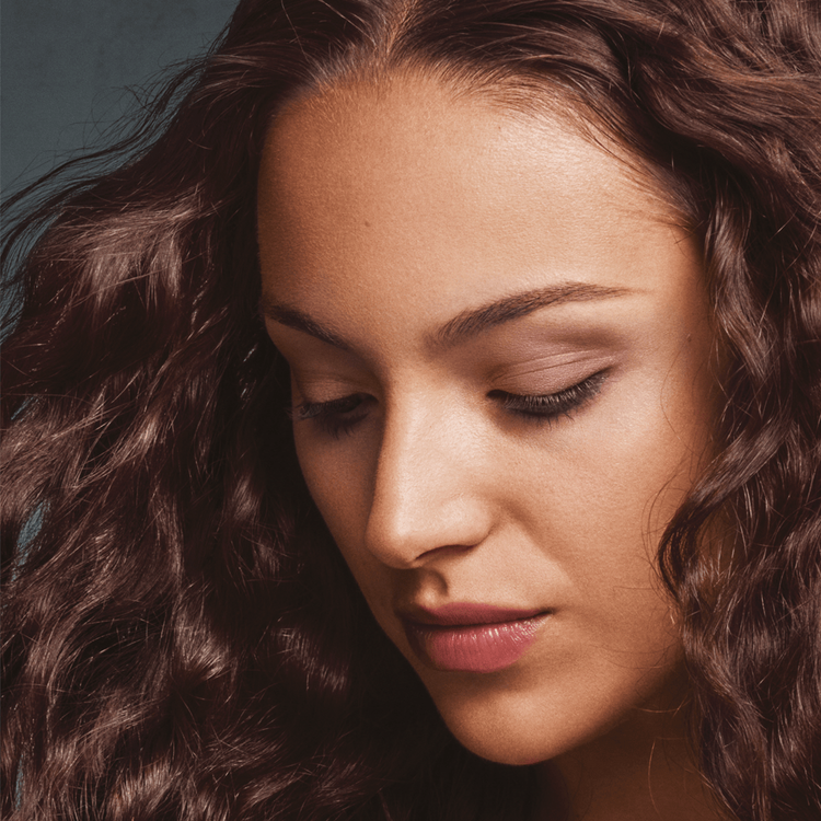 Invati Ultra Suero capilar evita la caída y engrosa el cabello