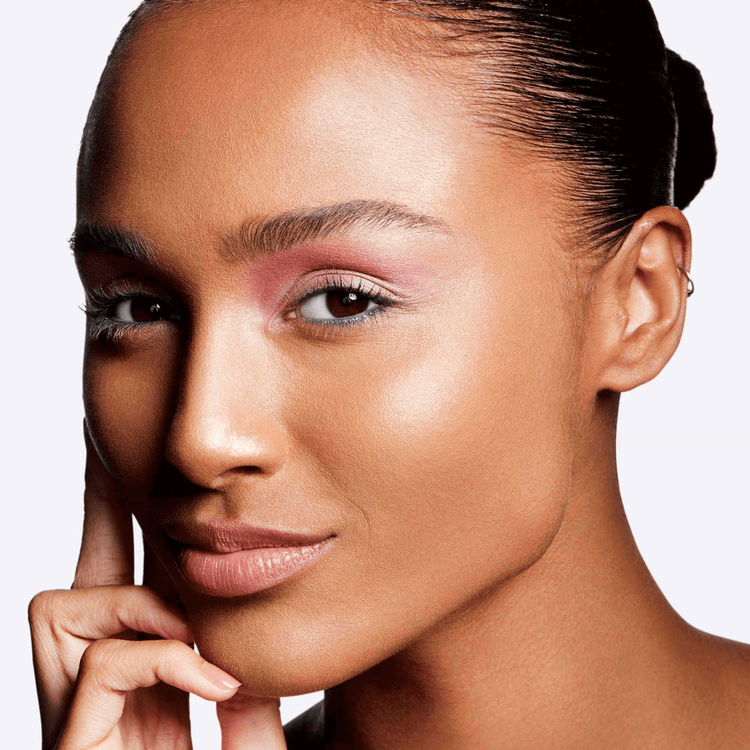 Mineralize Skinfinish Highlighter - Iluminador con polvos, acabado luminoso con textura sedosa