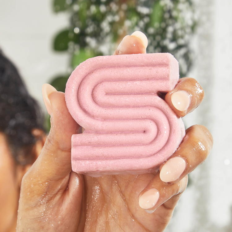 Castor Oil Nourishing Shampoo hidrata el cabello