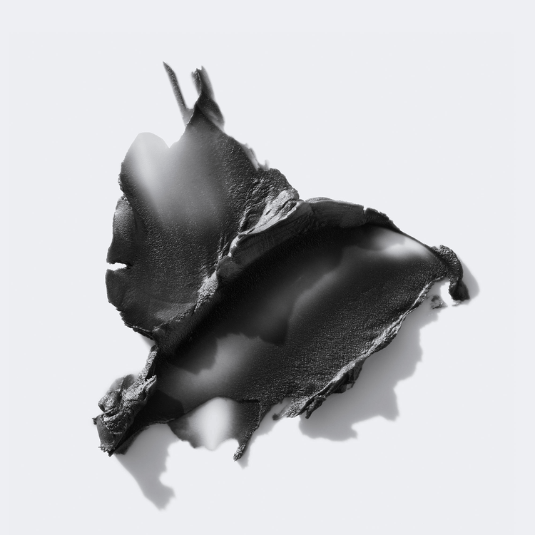 Take The Day Off Charcoal Balm Bálsamo desmaquillante derrite el maquillaje de rostro y ojos