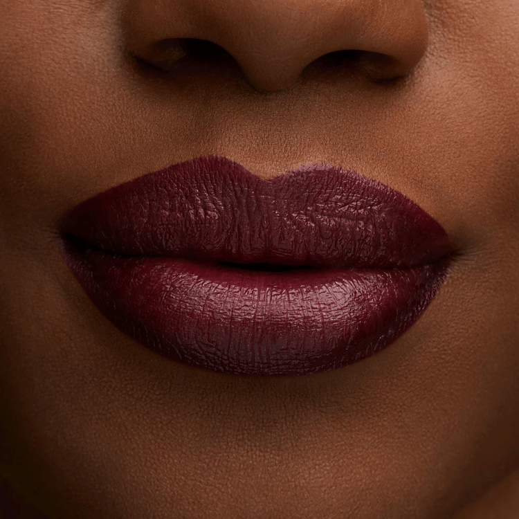 Lustreglass Sheer-Shine Lipstick - Labial, acabado luminoso, hidratante y suave