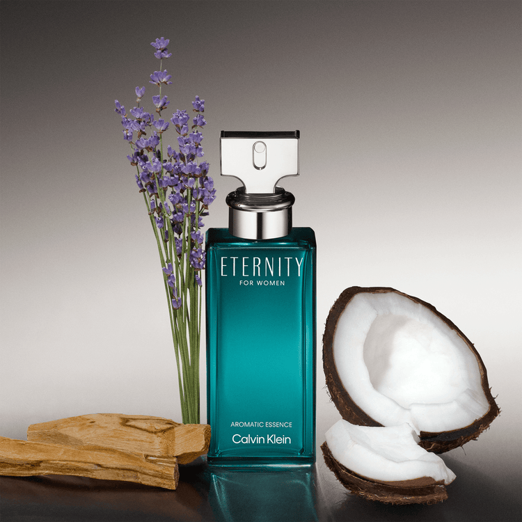 Eternity Aromatic Essence - Eau De Parfum, contraste sensual de flores aromáticas frescas y una base cremosa