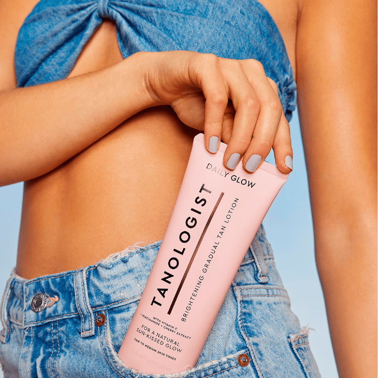 Daily Glow Brightening Gradual Tan Hidratante bronceador
