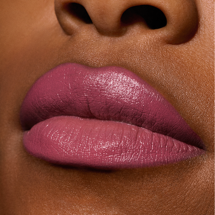 M·A·Cximal Satin Lipstick Labial satinado hidratante