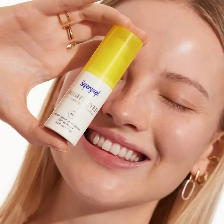 Bright-Eyed - Crema para ojos SPF 40, ilumina y protege el área de ojos