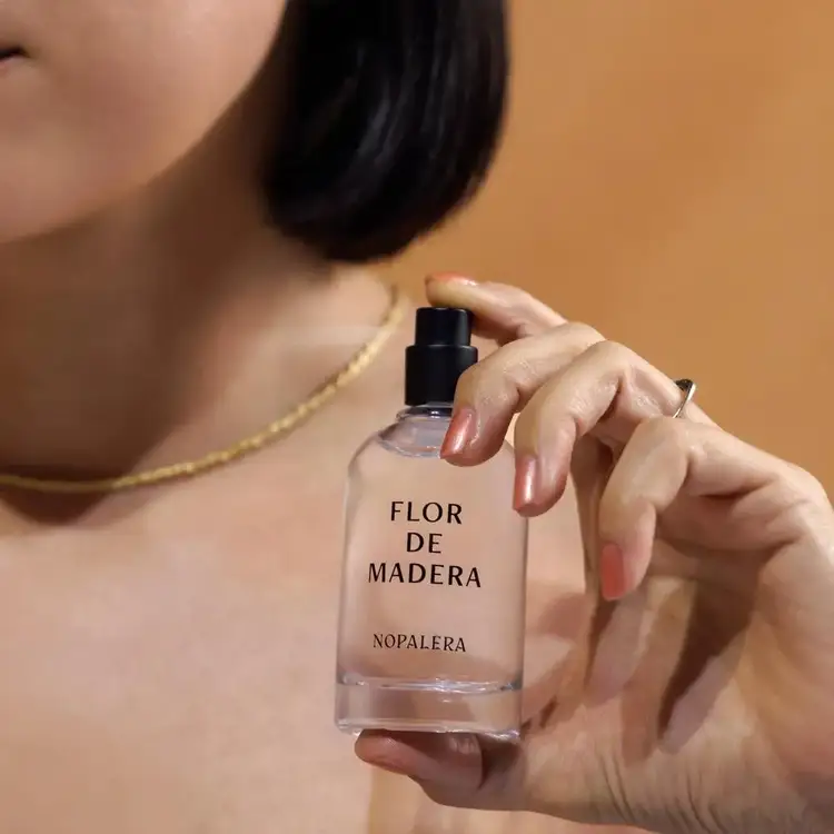 Flor de Madera - Eau de Parfum, fragancia fresca y seductora