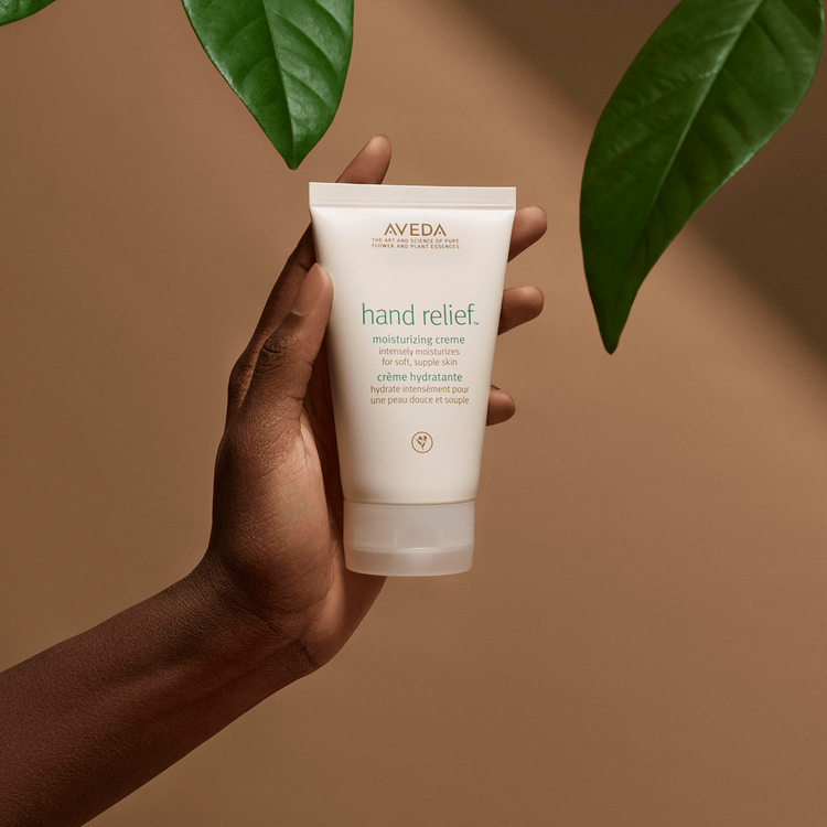 Hand Relief Crema hidratante hidrata y restaura la piel de las manos