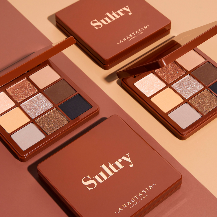 Sultry Mini Eyeshadow Palette Mini paleta de sombras pigmento completo