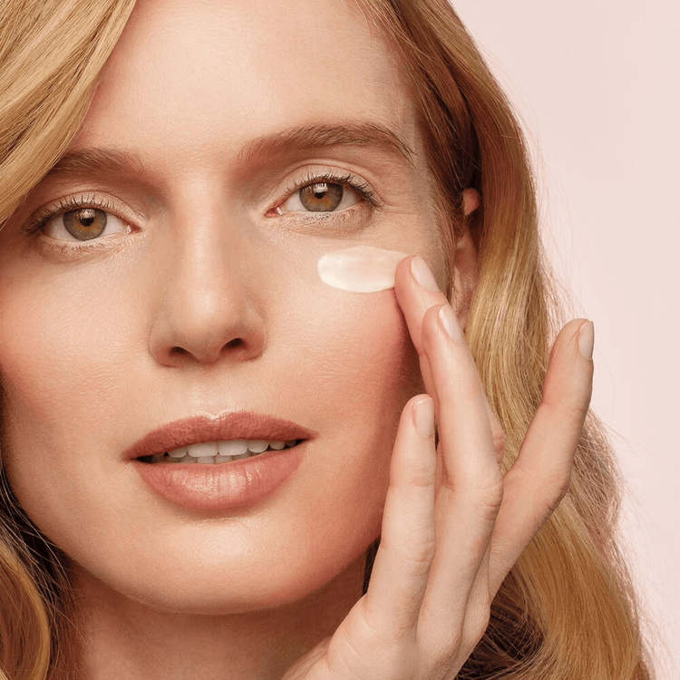 Benefiance - Crema de ojos, reduce arrugas y líneas de expresión