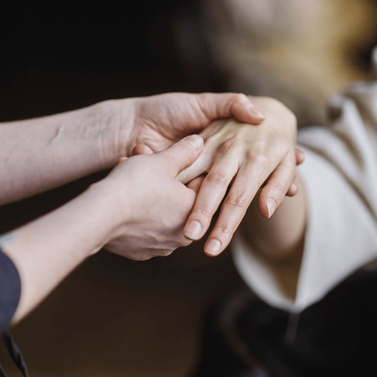 Hand Relief Crema hidratante hidrata y restaura la piel de las manos
