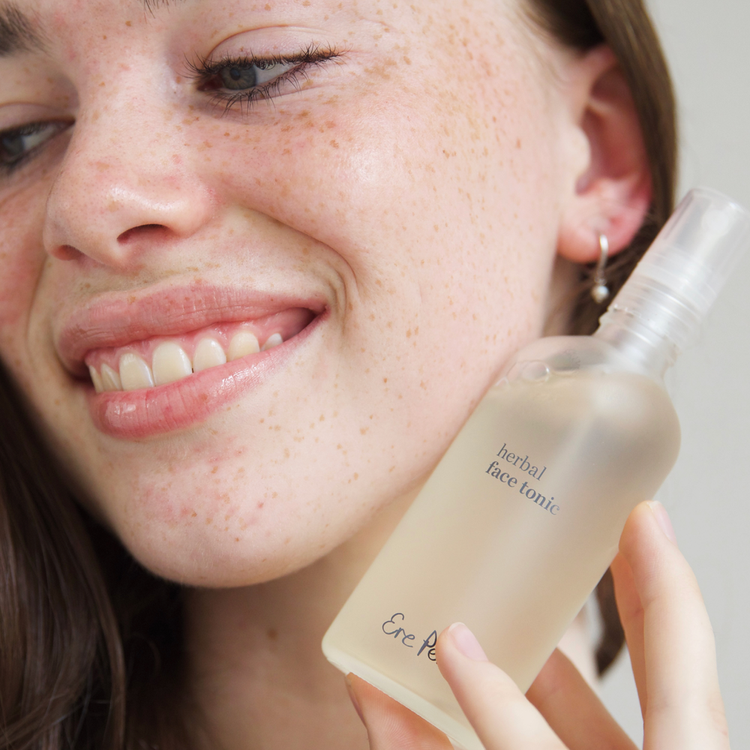 Herbal Face Tonic Tónico hidrata la piel
