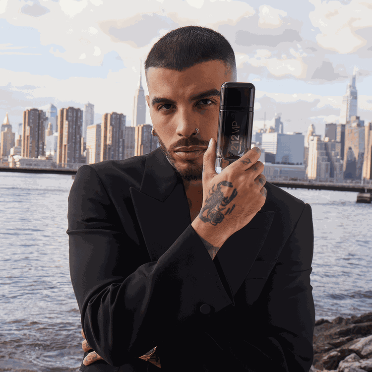 212 VIP Black - Set de regalo, eau de parfum 100 ml + gel de baño 100 ml + eau de parfum 10 ml