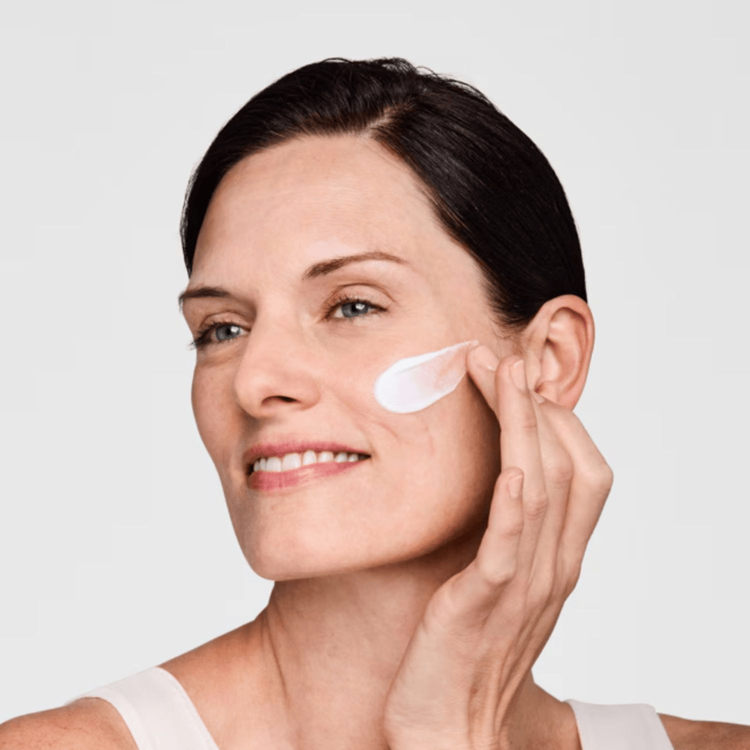 Hydrating Routine - Set de regalo, crema hidratante + limpiador en espuma + contorno de ojos + suero mini