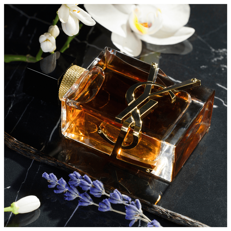 LIBRE - Eau de Parfum Intense, explora la calidez y la sensualidad a través de la vainilla