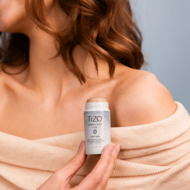 Tizo Mineral Stick - Protector solar, con color SPF 45