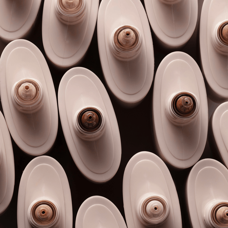 Kylie Skin Tint Foundation - Base de maquillaje, 12h de duración